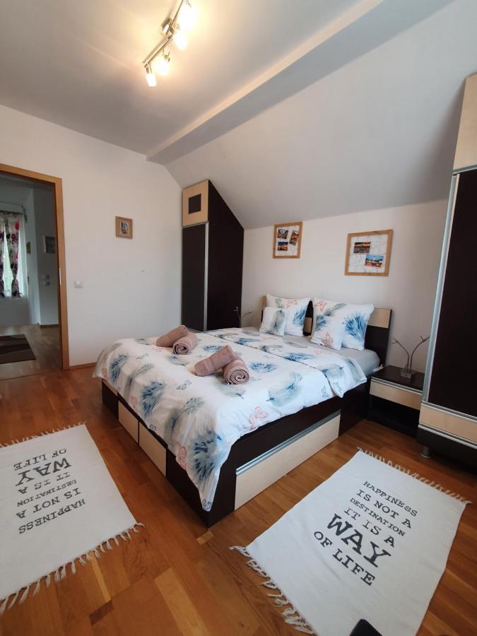 Smiley Apartment Sibiu Exterior foto