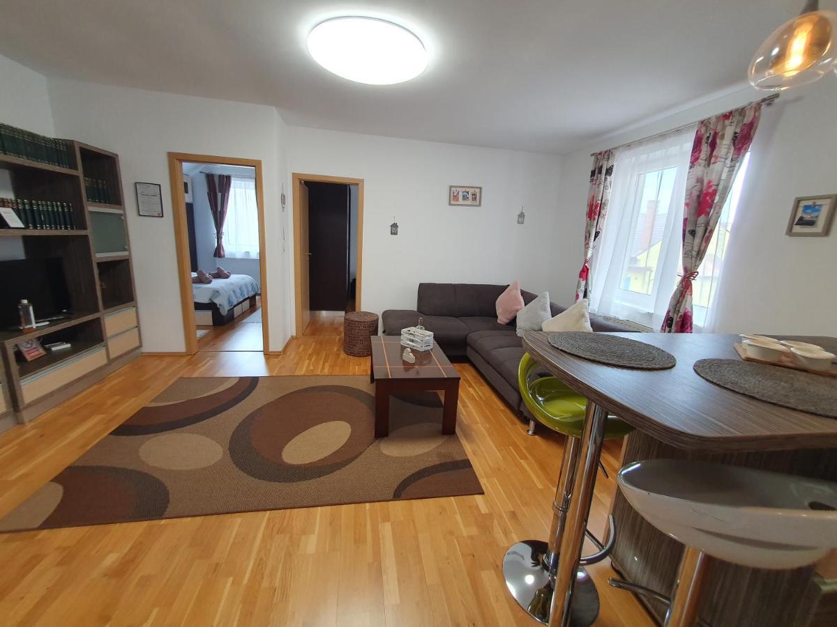 Smiley Apartment Sibiu Exterior foto