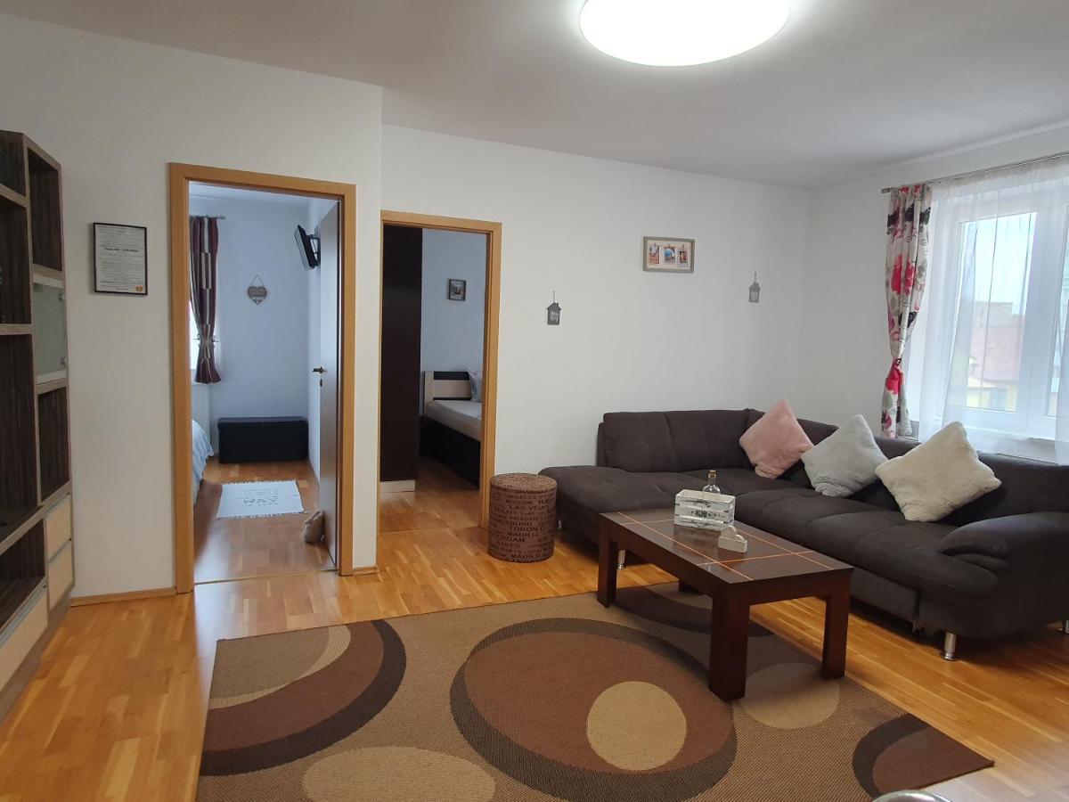 Smiley Apartment Sibiu Exterior foto